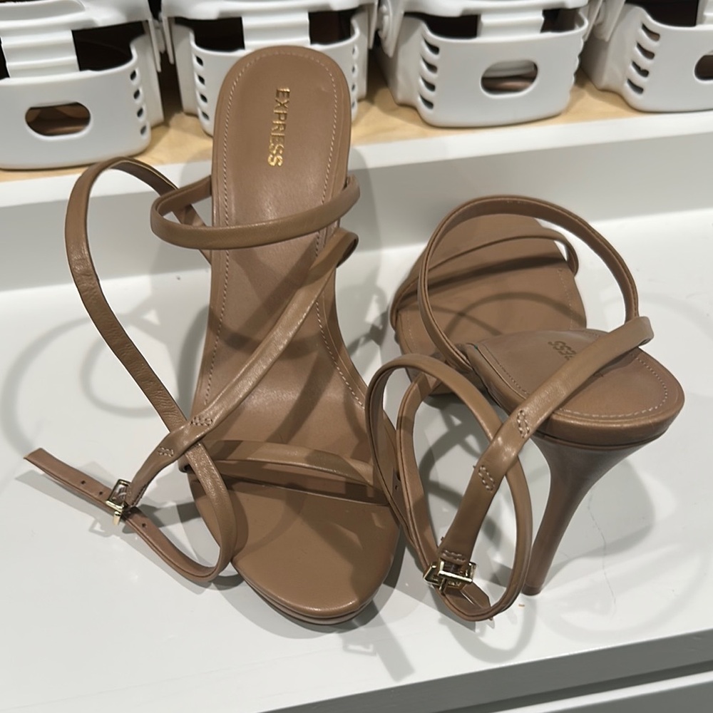 Express Tan Strappy Heels Elegant Design